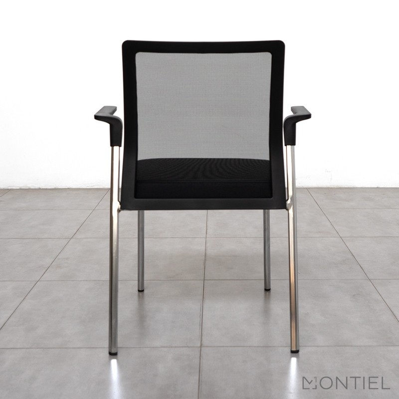Silla Confidente con Brazos Fijos Plural de Forma 5