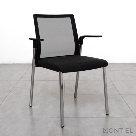 Silla Confidente con Brazos Fijos Plural de Forma 5