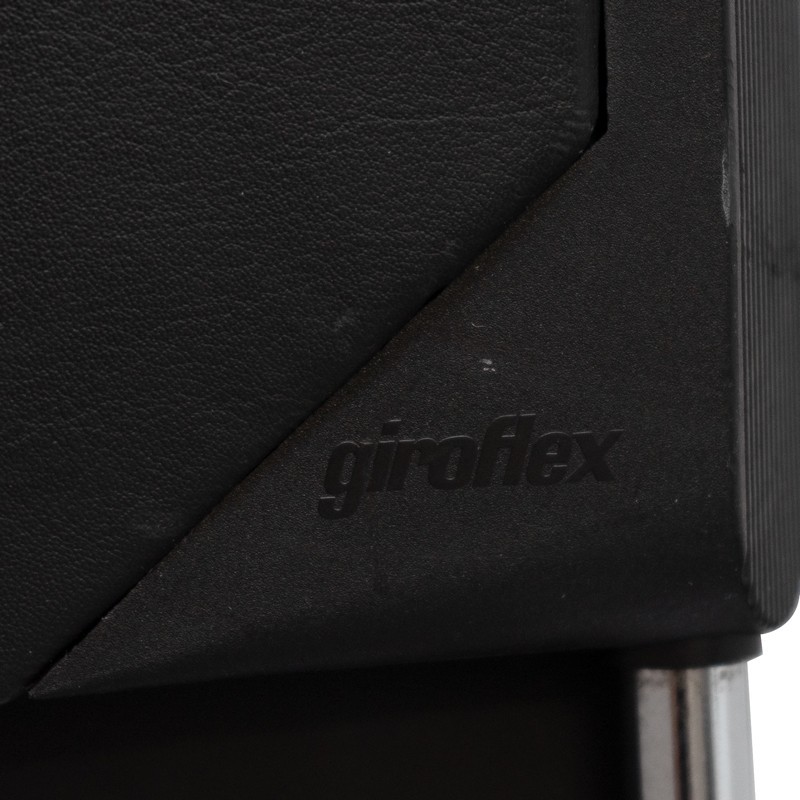 Silla Oficina Confidente Negra de Giroflex - Montiel