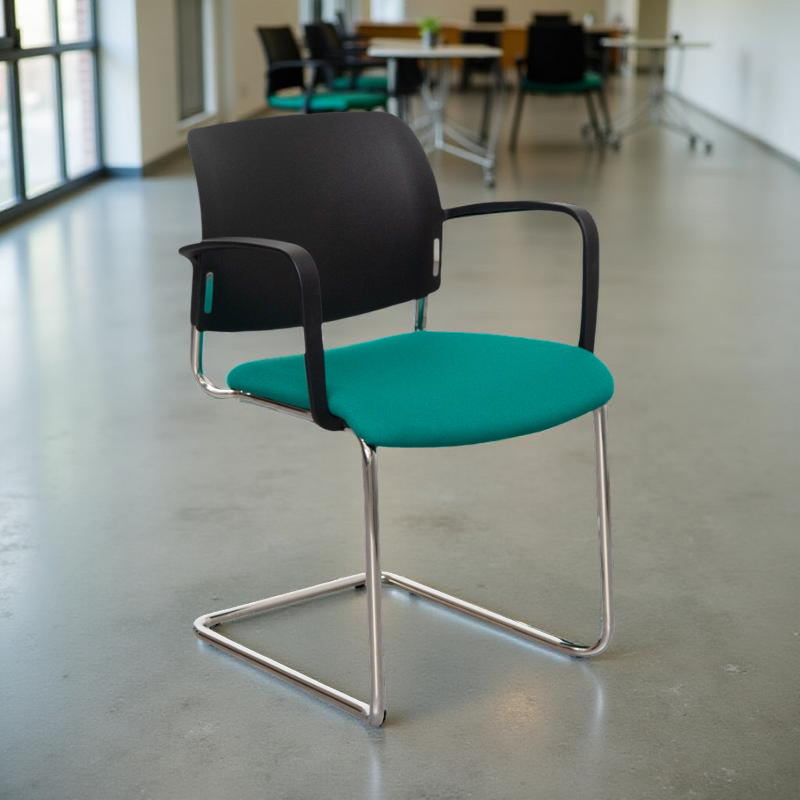 Silla Confidente Oficina Base Patín Cromada y Diseño Moderno