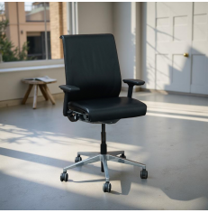 Silla Oficina Giratoria de Piel Think de Steelcase