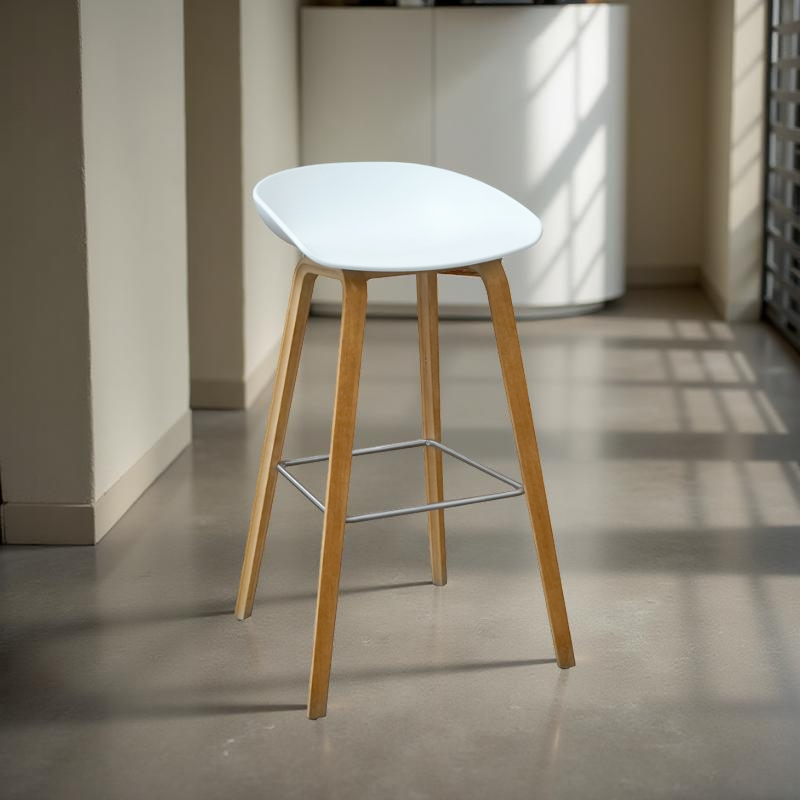 Taburete 4 Patas con Respaldo Bajo MM1710 | Montiel