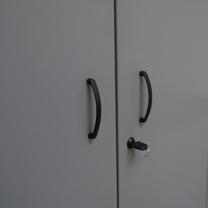 Armario Gris Bajo con Leja Móvil de Levira - Montiel