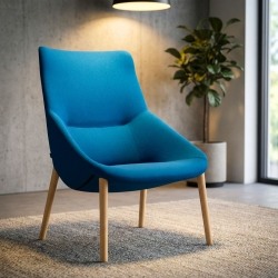 Butaca Azul Patas Madera Bow de Forma 5
