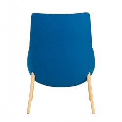 Butaca Azul Patas Madera Bow de Forma 5