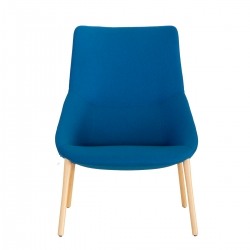 Butaca Azul Patas Madera Bow de Forma 5