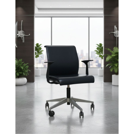 Silla Confidente Piel Negra con Ruedas de Steelcase - Montiel