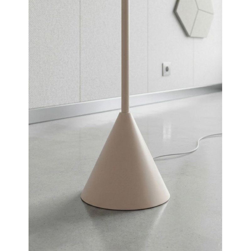 Lámpara de Pie para Oficina Metálica Irmah . Montiel