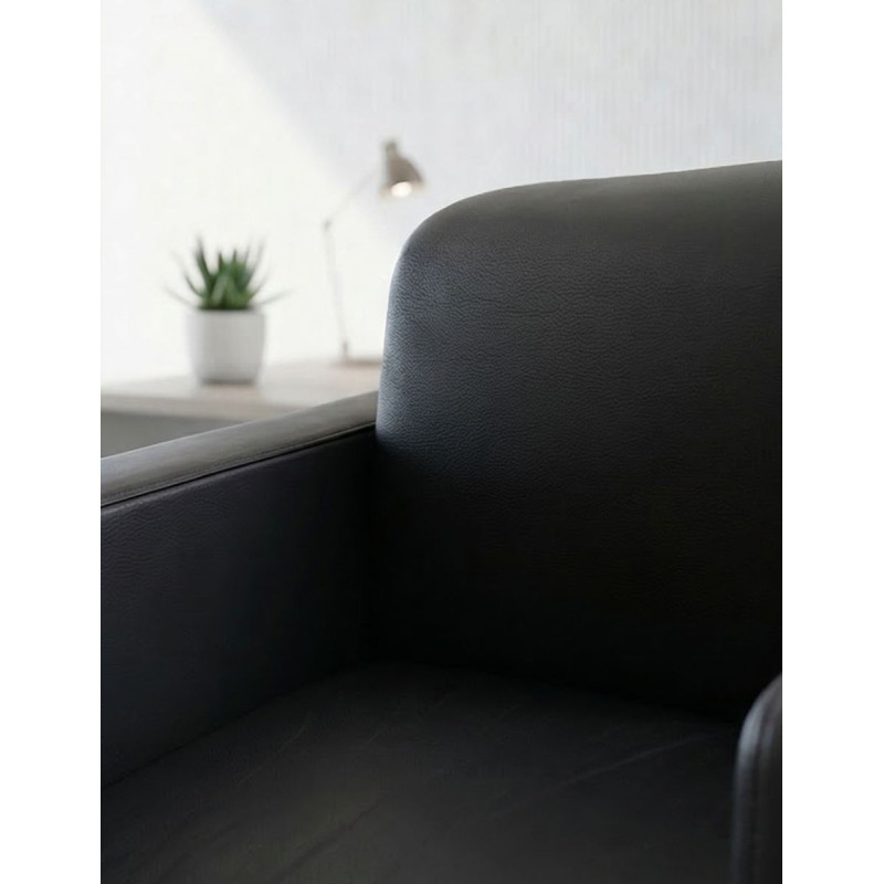 Sillón de Recepción Negro Tapizado en Piel de Kron - Montiel