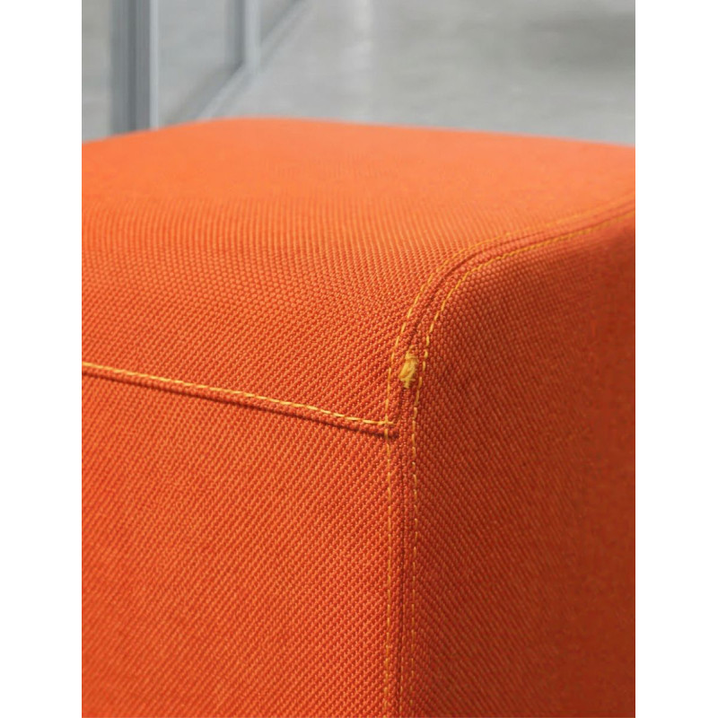 Puff de Recepción Oficina Naranja de Steelcase - Montiel