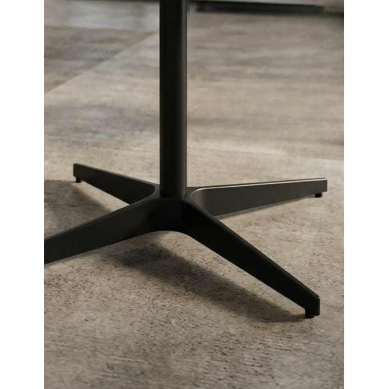 Mesa de Recepción Oficina Nogal 60x60 cm. MM1826 de Montiel