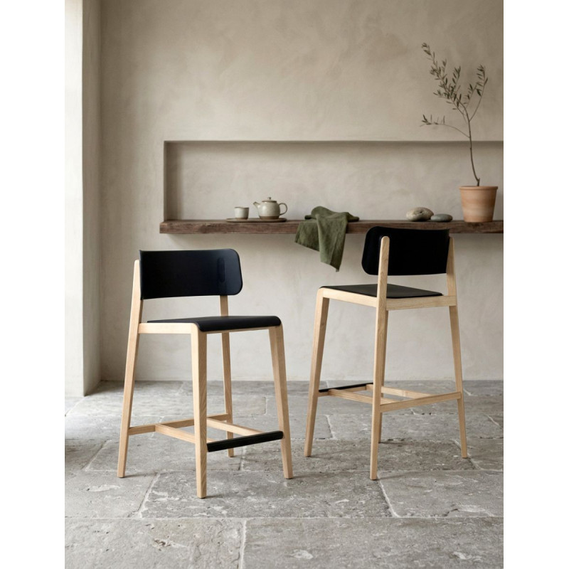 Taburete Recepción de Madera Manes de Dileoffice - Montiel