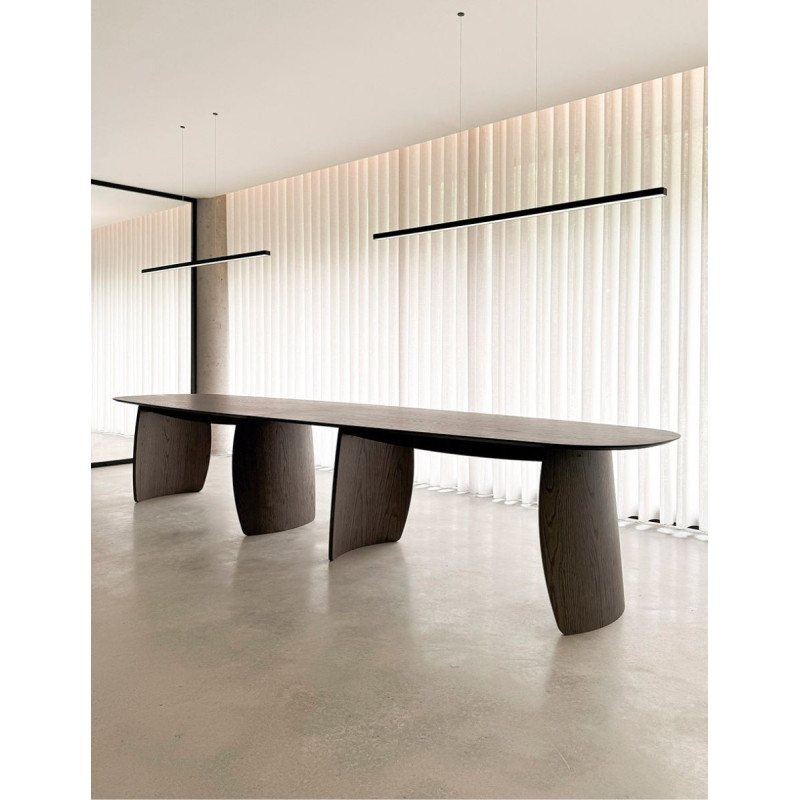 Mesa Petal XL para Reuniones Diseño de Stua - Montiel