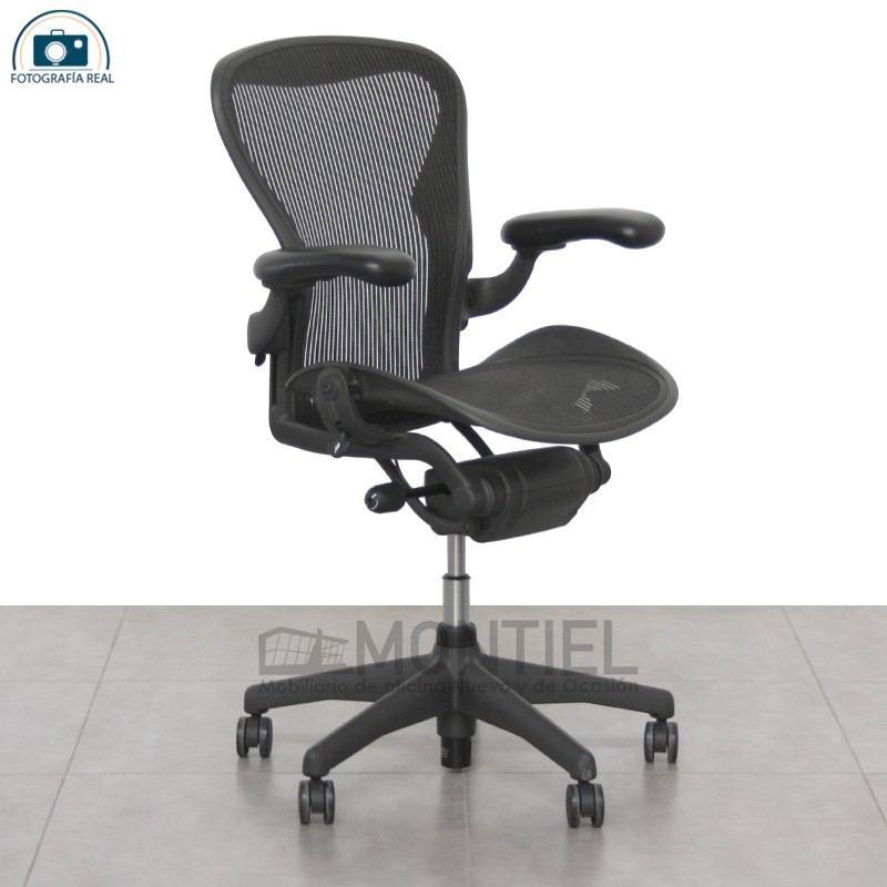 Silla Ergonómica Aeron de Herman Miller - Talla B - Muebles Montiel