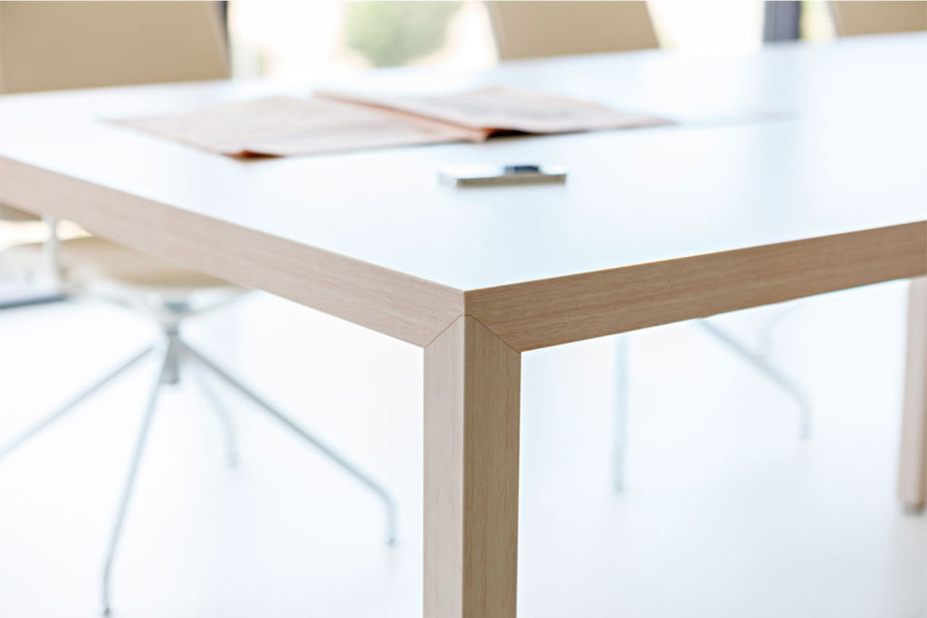 ¿Qué tipo de madera se usa para hacer un escritorio?