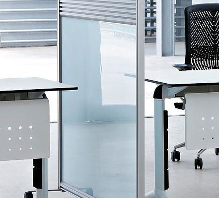 biombo con ruedas para crear espacios de trabajo