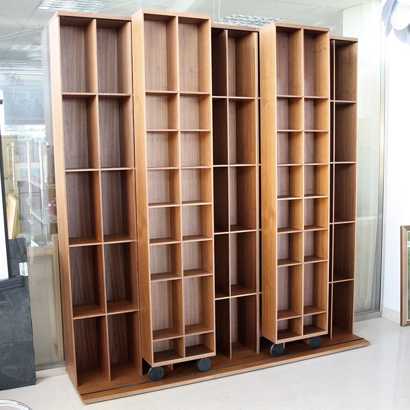 Libreria alta para optimización de espacio en oficinas