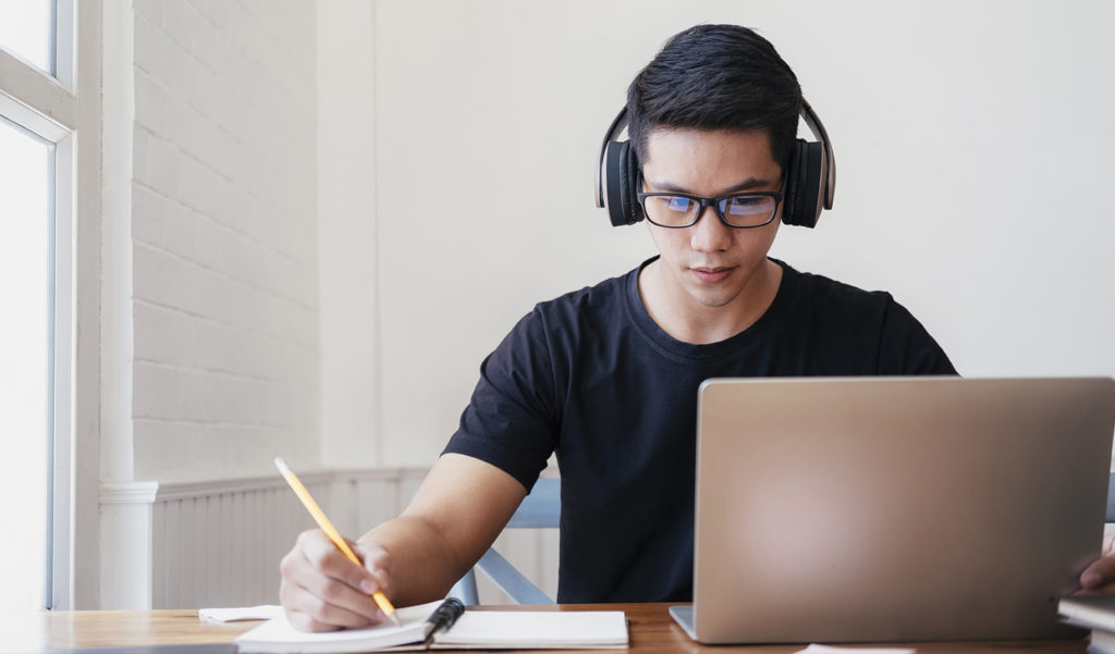 Cómo hacer un espacio para estudiar en casa con tu presupuesto