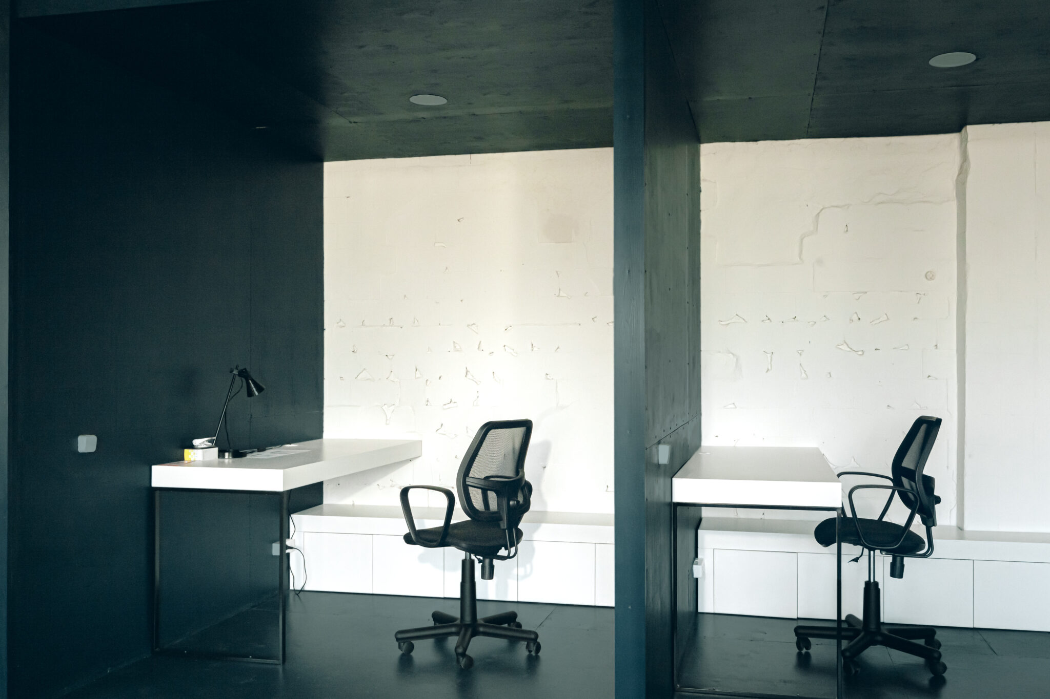 Descubre una buena decoración para tu oficina minimalista de forma muy sencilla