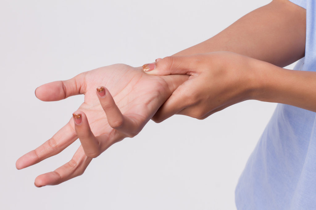 Cómo sentarse bien en la oficina