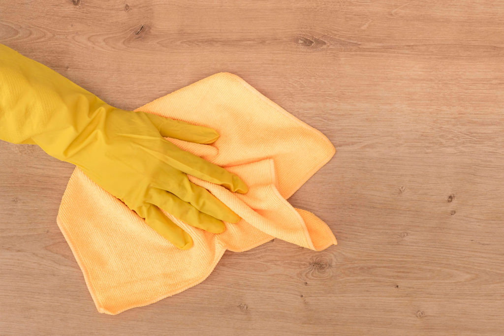 limpiar muebles de madera