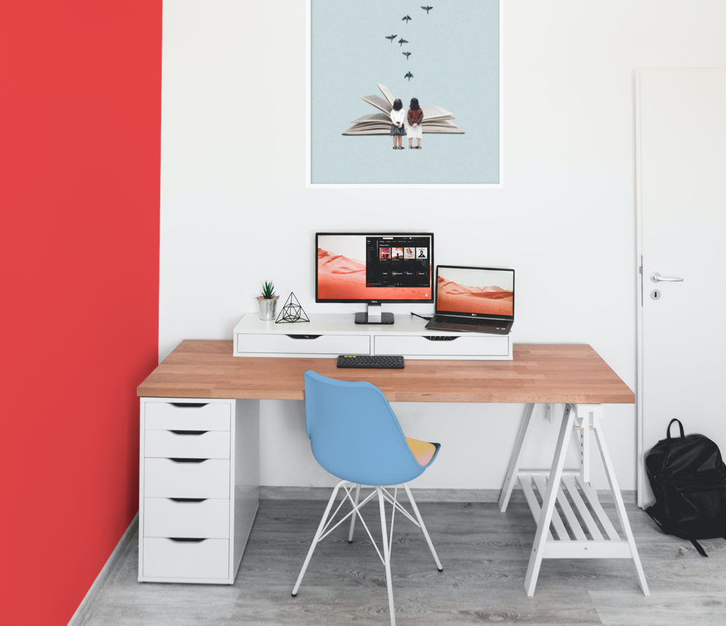 con que color combina rojo paredes