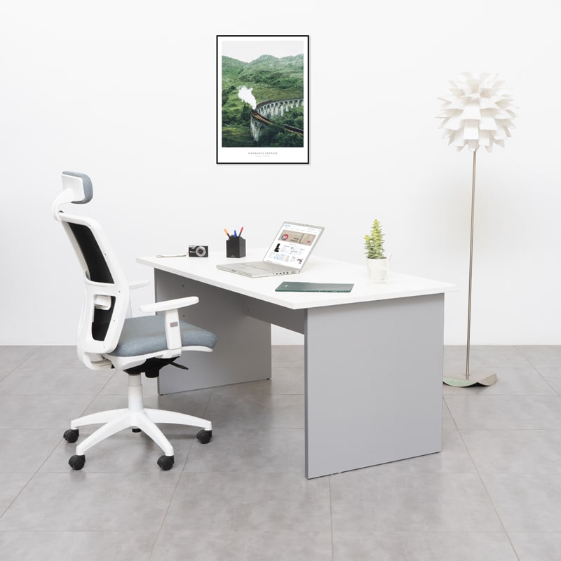 escritorios y mesas de estudio