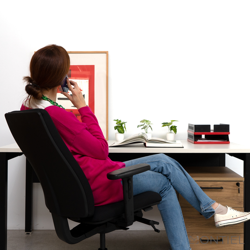 Elegir buenos muebles para mejorar la ergonomía en el ordenador y oficina