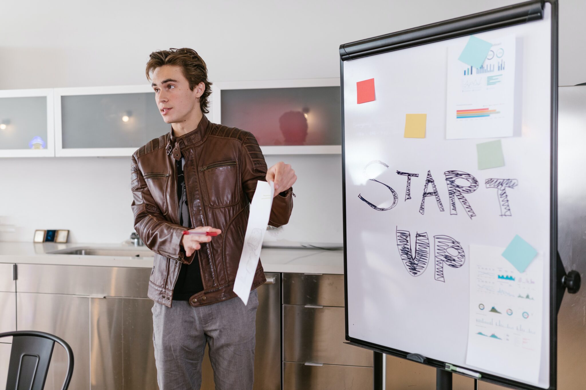 Los mejores muebles para Startup, eficientes y por poco dinero