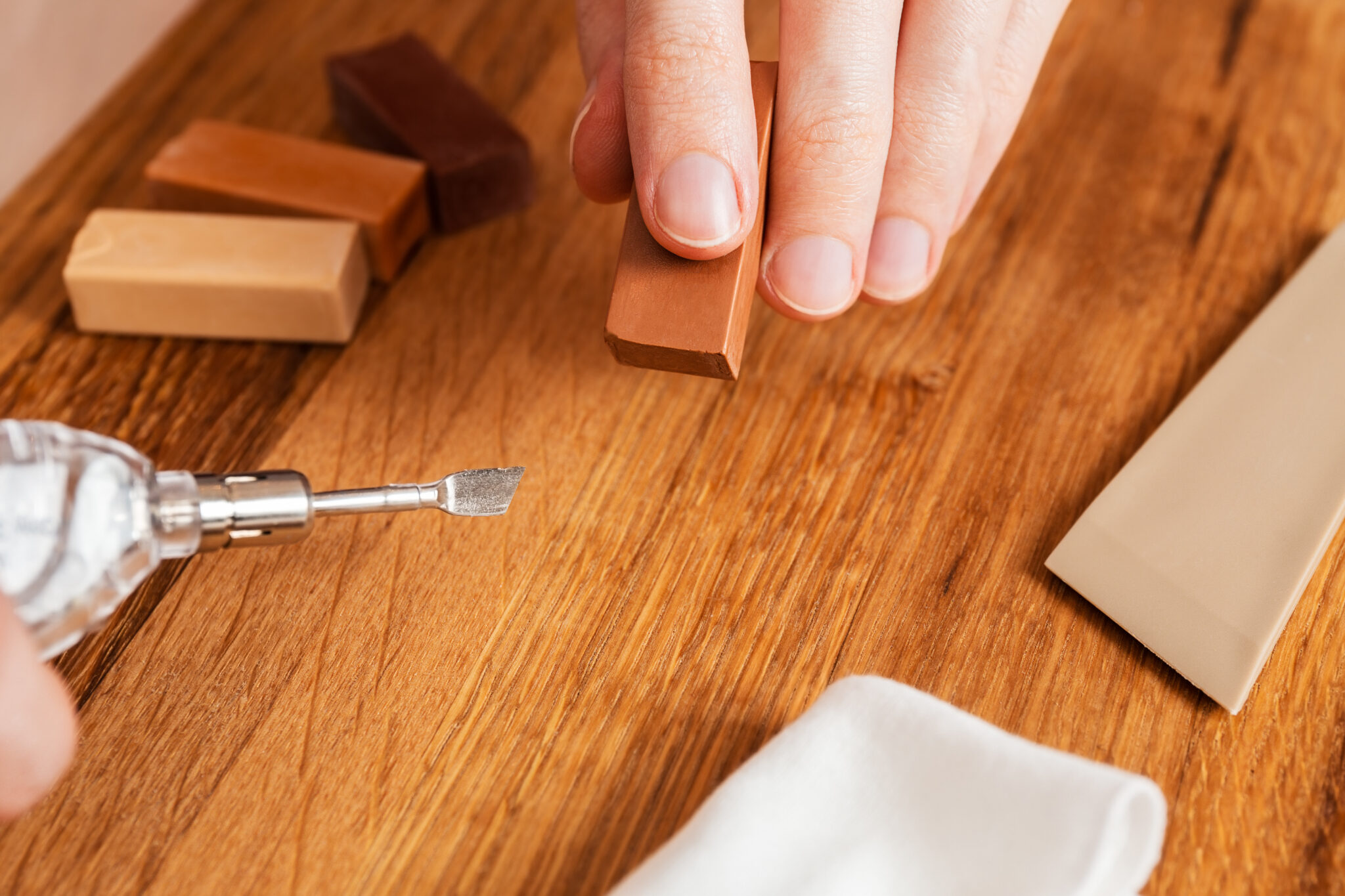 es mejor mostrador madera para negocio