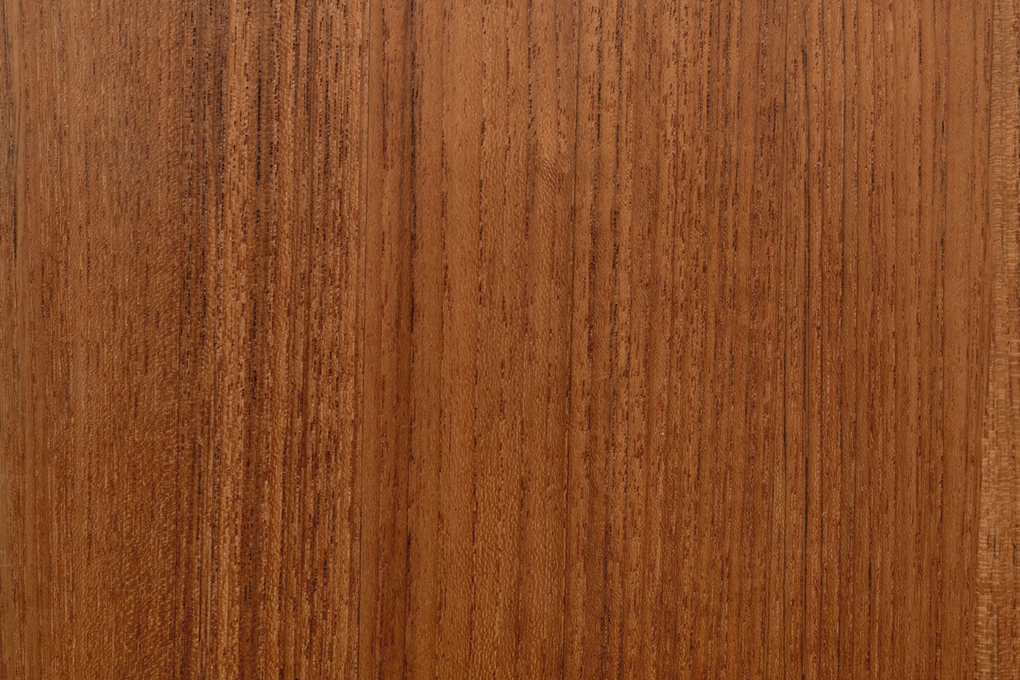Tendencia 2023: Decora tu oficina de color madera roble