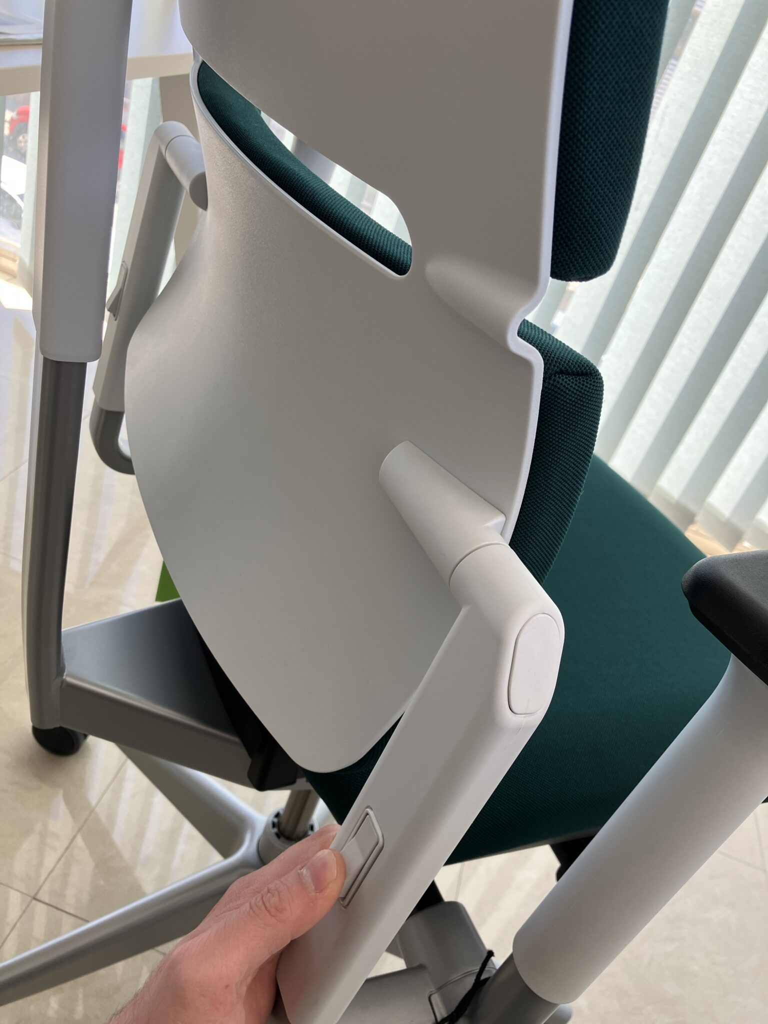 partes silla de oficina y para que sirven las palancas