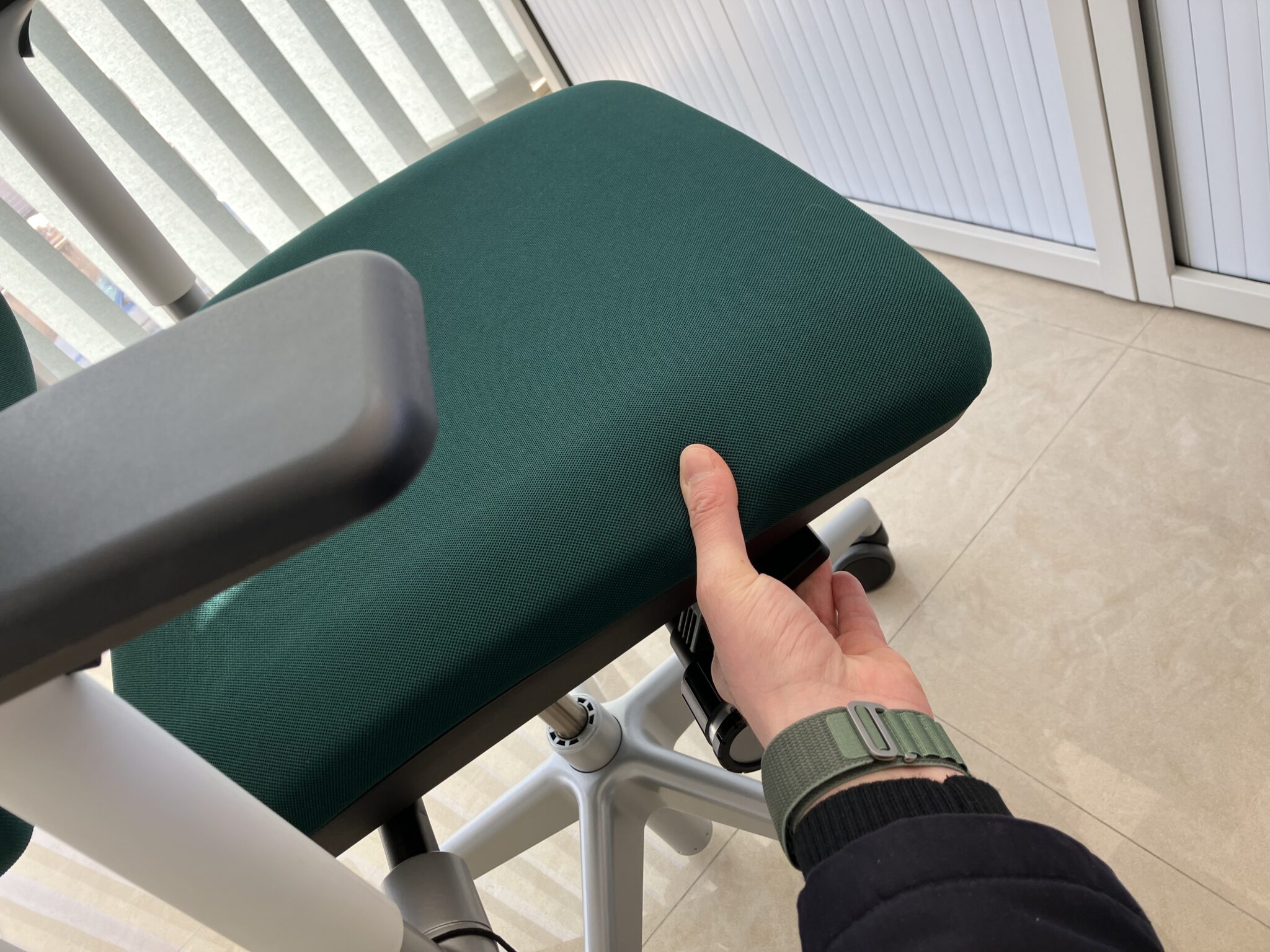 partes silla de oficina y para que sirven las palancas