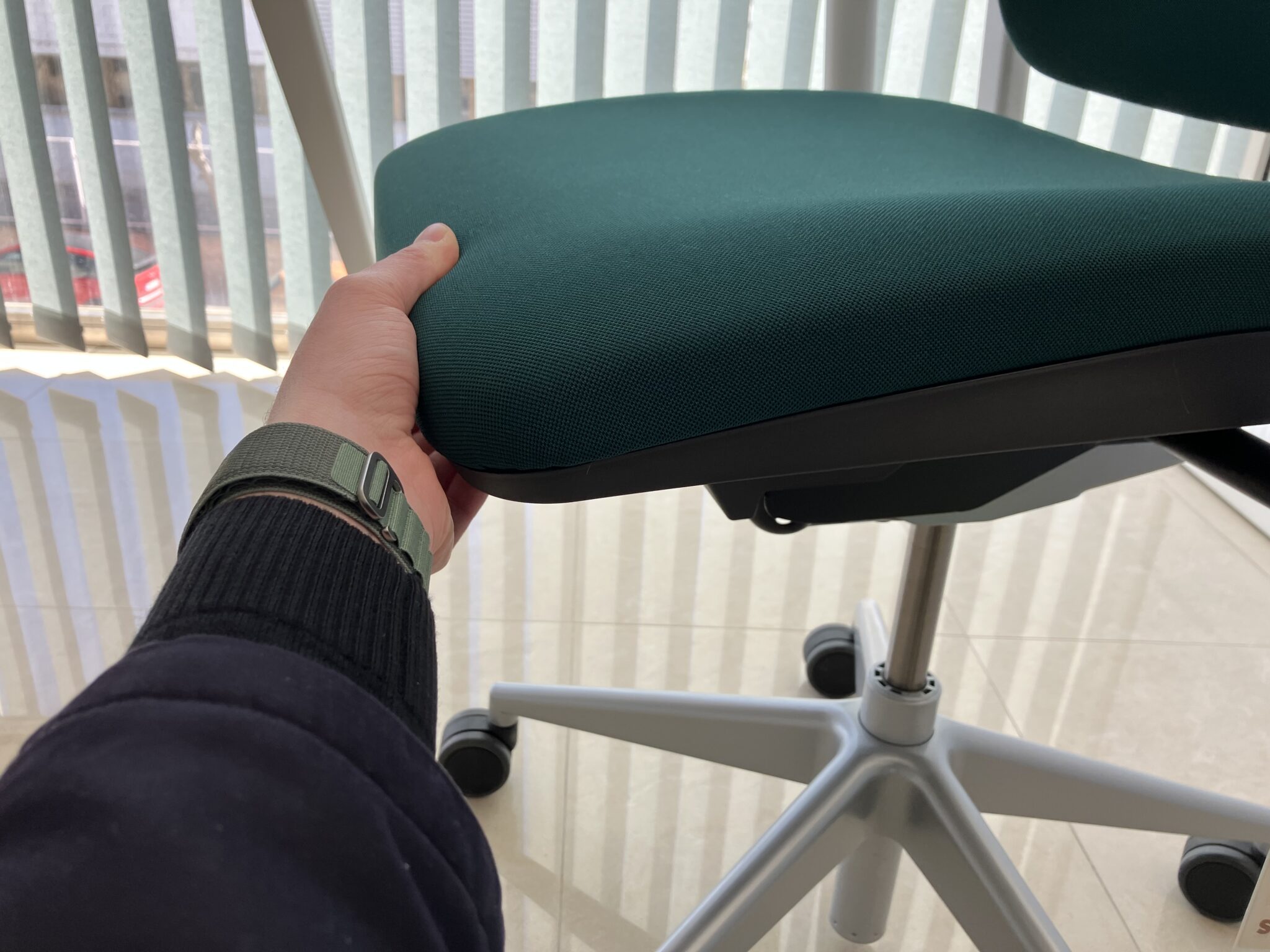 partes silla de oficina y para que sirven las palancas