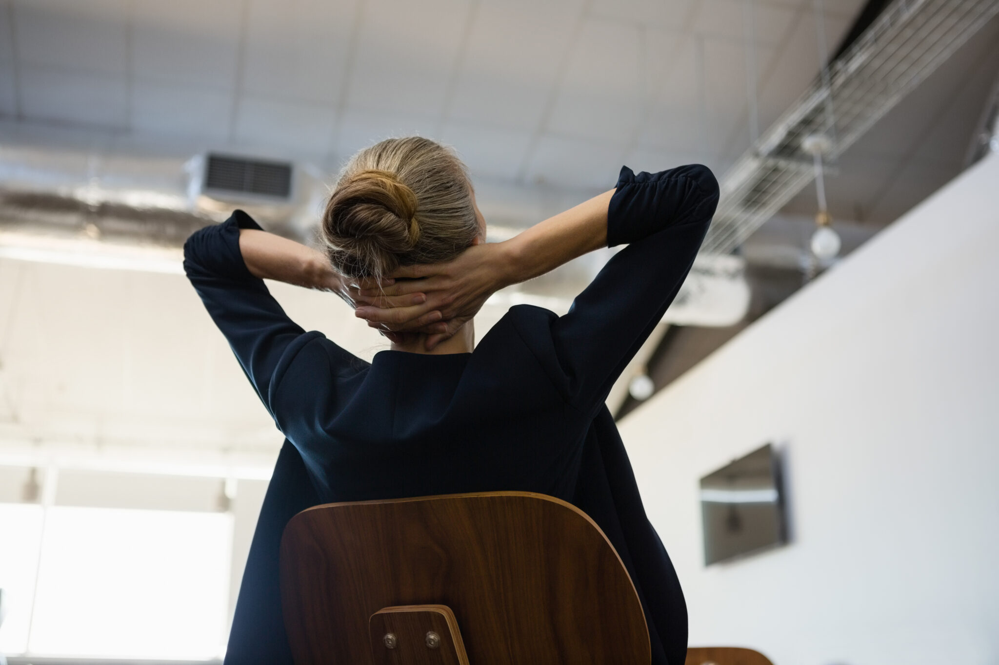 ¿Teletrabajas? Descubre la importancia de una silla ergonómica