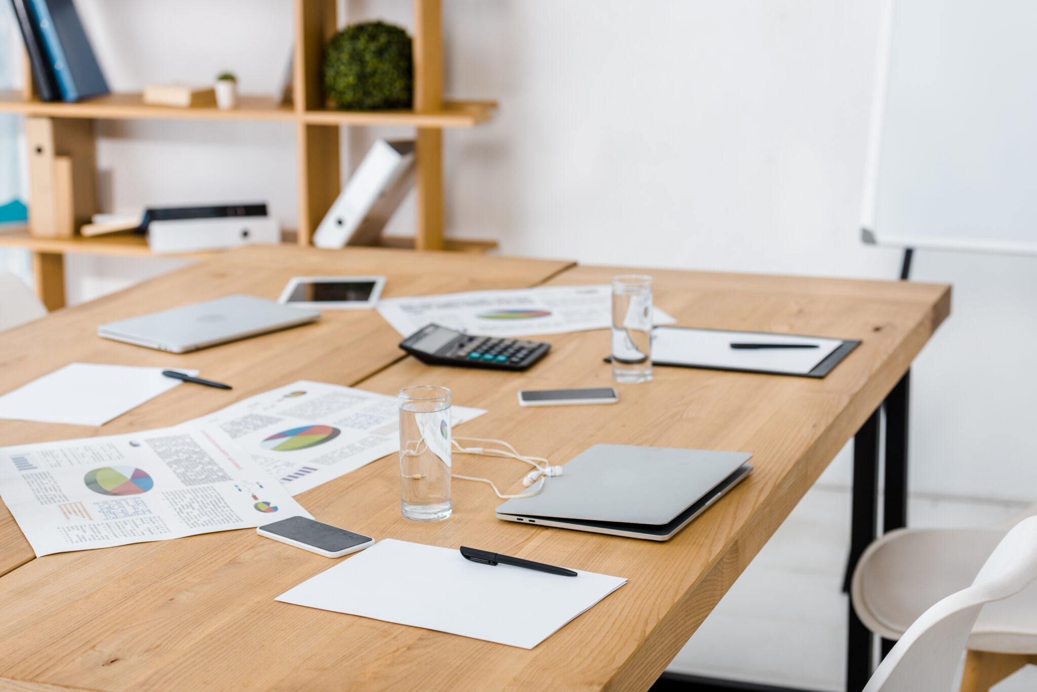 Cómo comprar mesas de reunión en internet: Método 100% efectivo