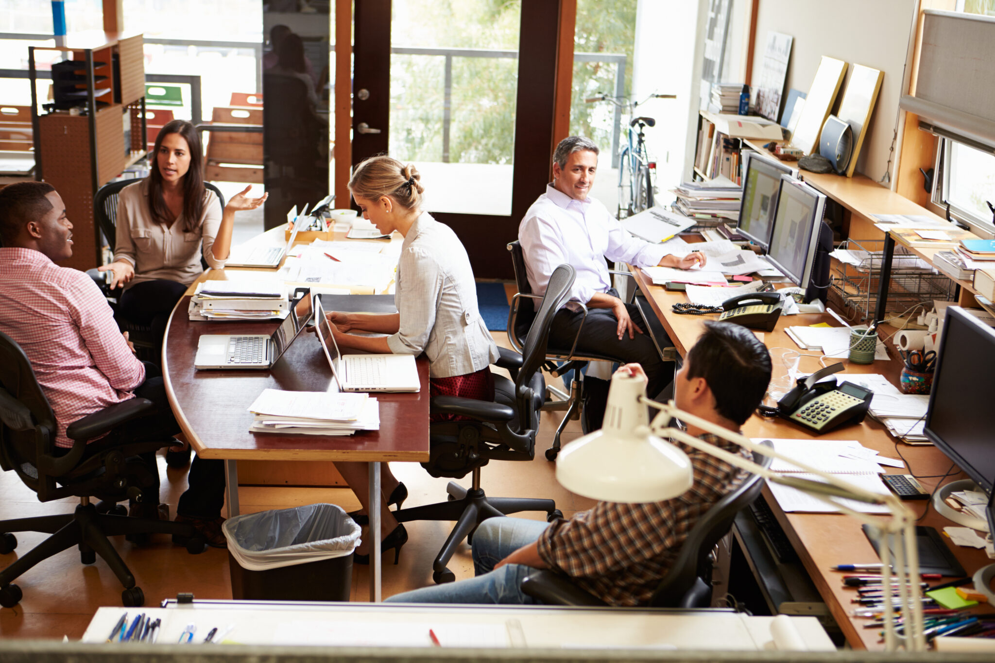 Hot desking: la nueva forma de trabajar que está transformando las oficinas