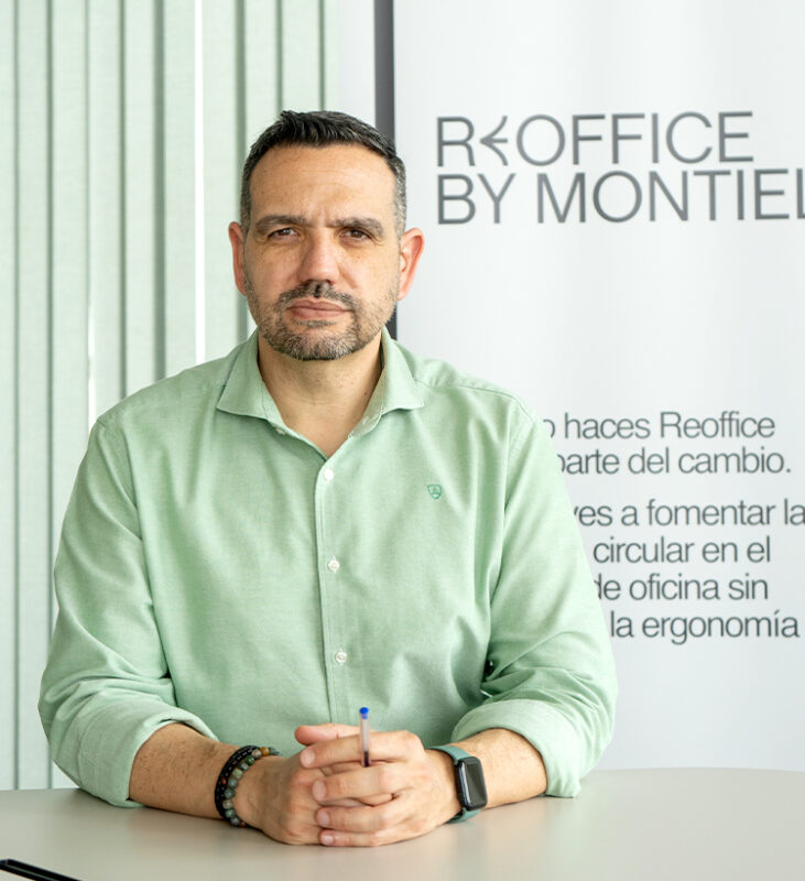 ¡La Marca Reoffice de Muebles Montiel Aparece en "El País"!