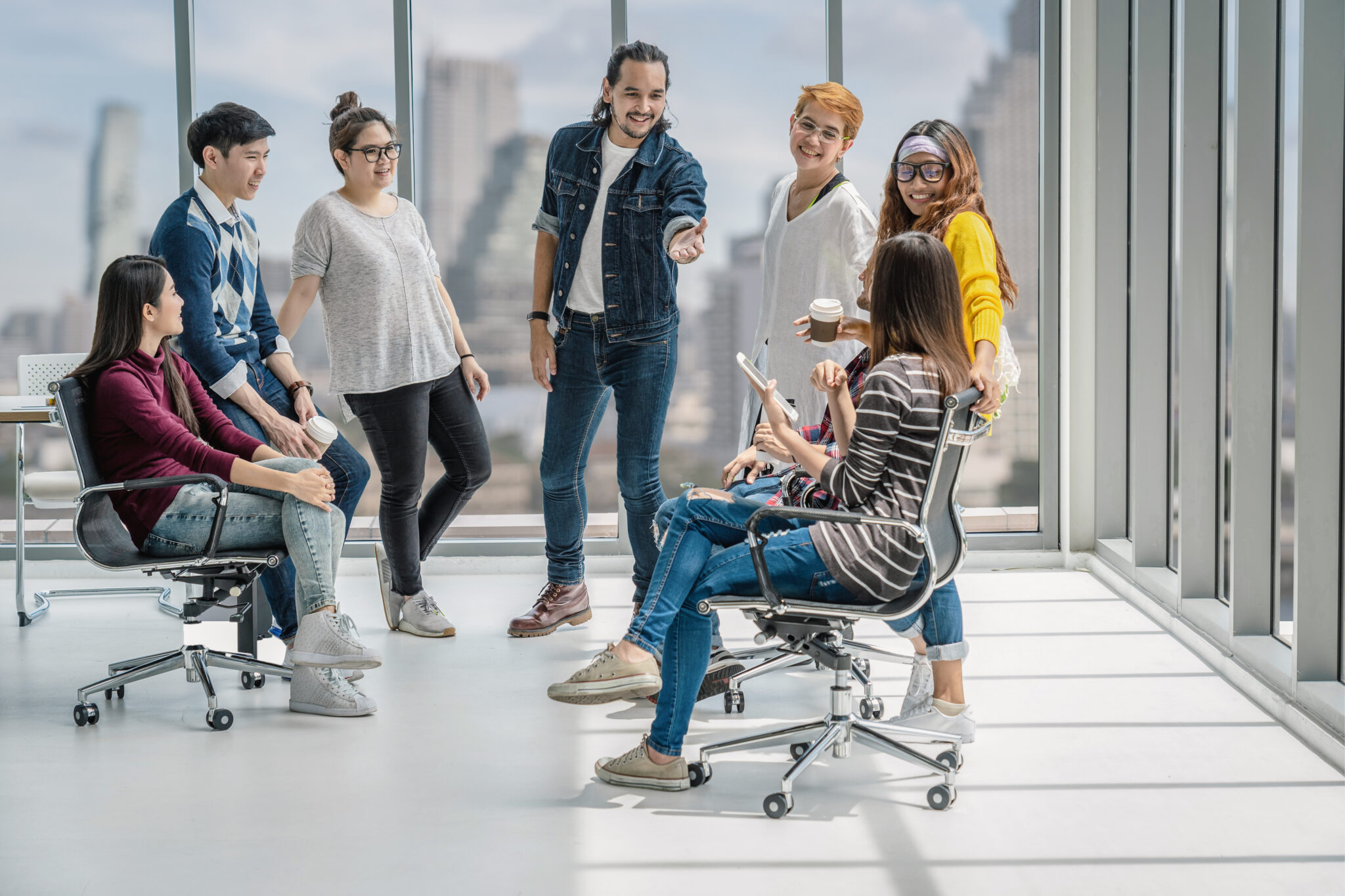 ¿En qué se diferencian las sillas de oficina ergonómicas de otras opciones?