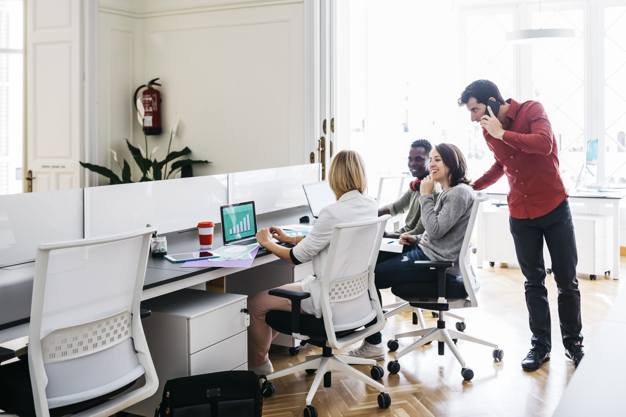 Cómo implementar una oficina híbrida