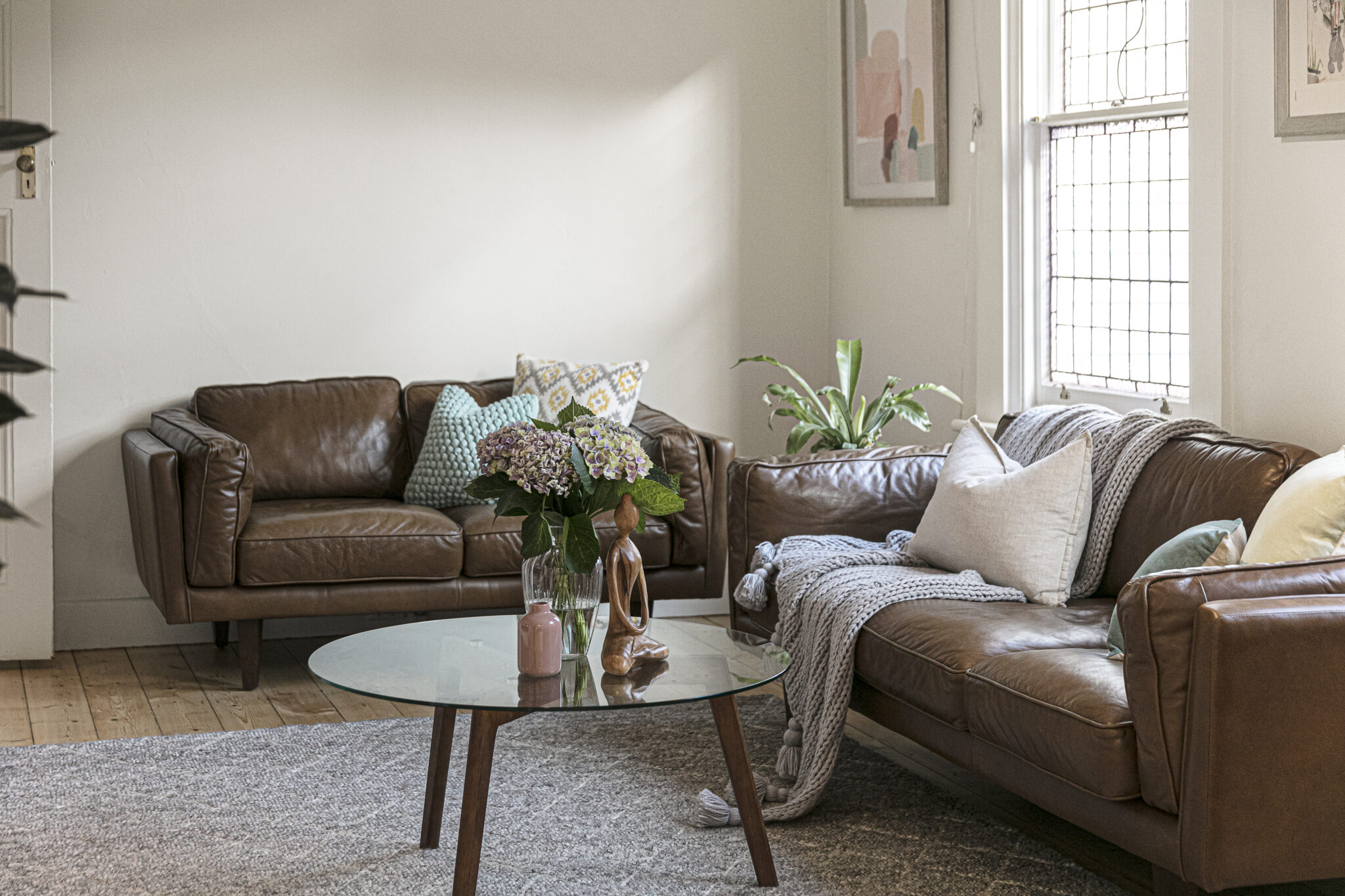 como hacer que su sala de estar corporativa se sienta lujosa