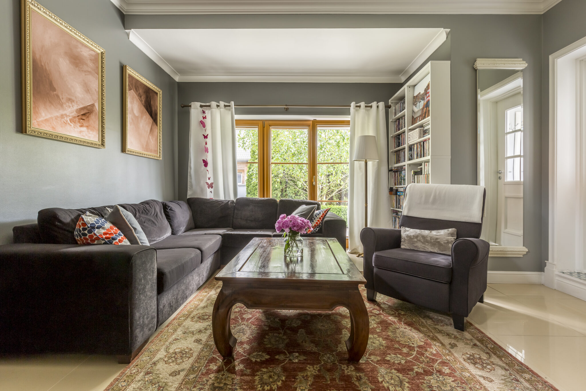 como hacer que su sala de estar corporativa se sienta lujosa