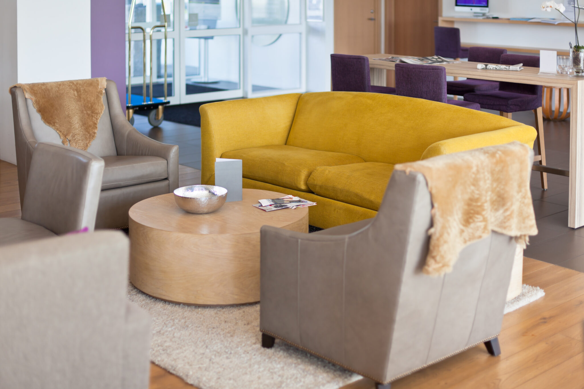 como hacer que su sala de estar corporativa se sienta lujosa