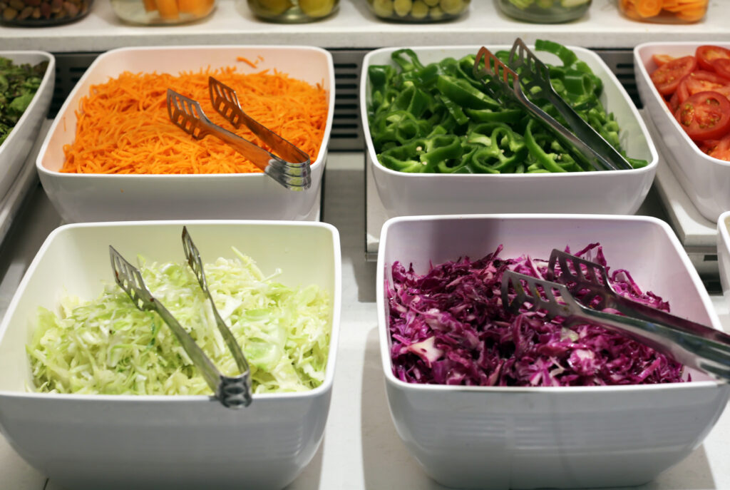 Cómo aplicar la sostenibilidad en el catering y servicios de alimentos en oficinas