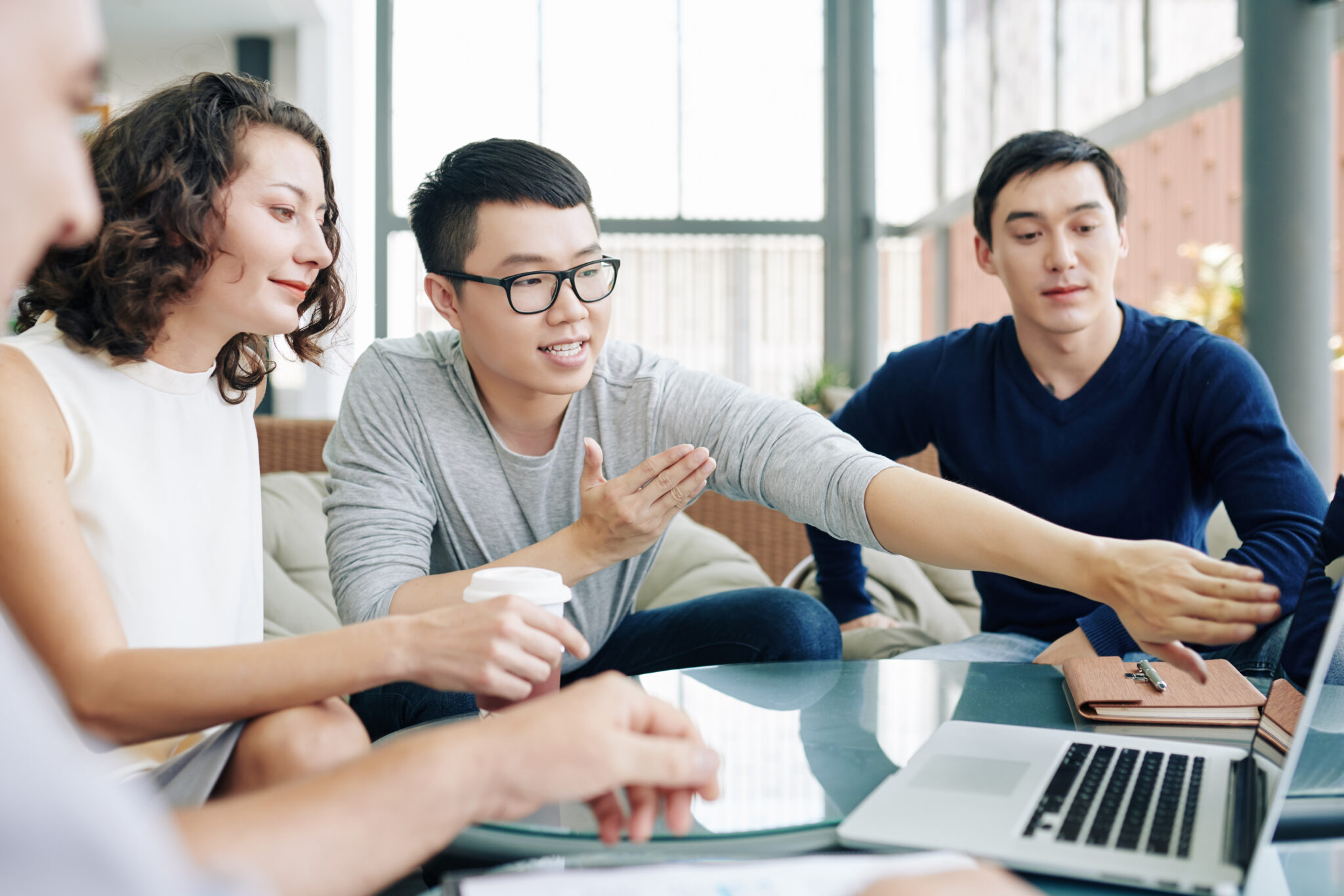 Cómo incorporar el “hoteling” en oficinas para gestionar mejor los espacios de trabajo compartidos