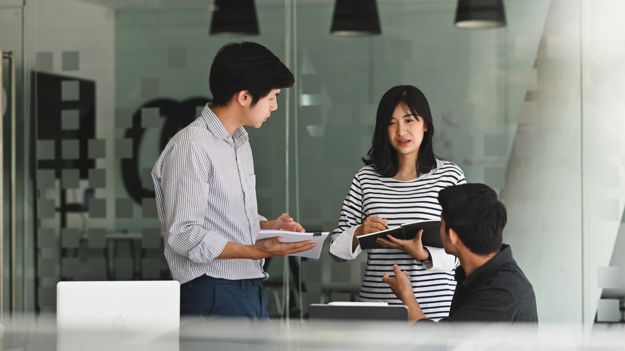 Cómo diseñar oficinas con enfoque en la ergonomía digital