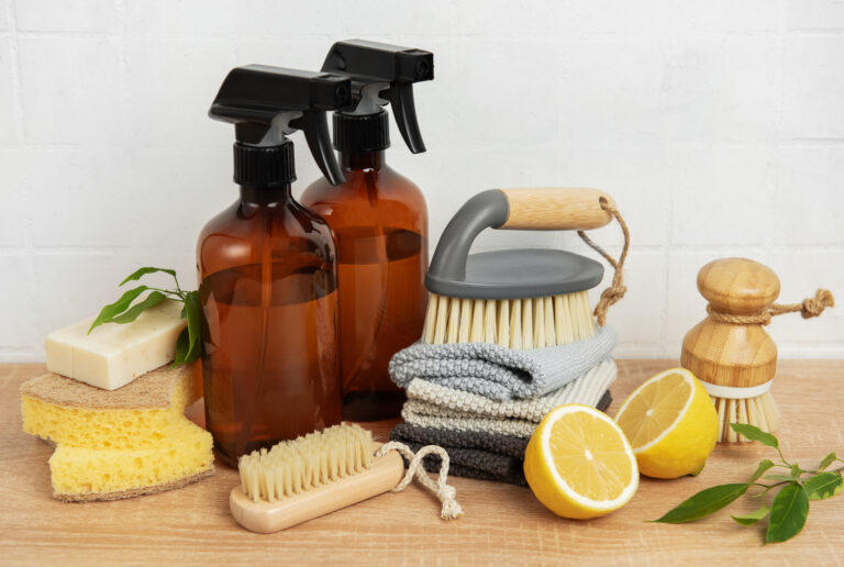 Vinagre de limpieza: usos y beneficios en el hogar