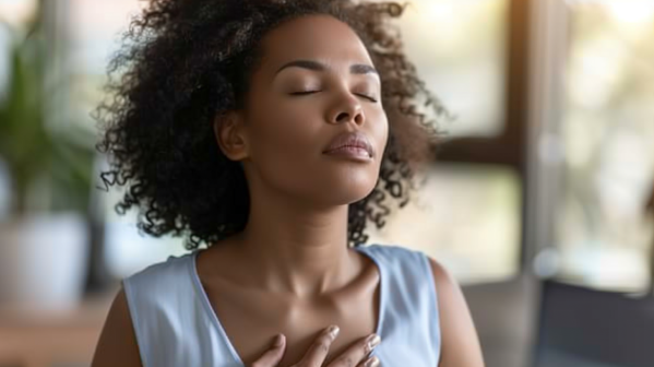 Cómo la postura del torso al sentarse en la oficina afecta la respiración y la fatiga​