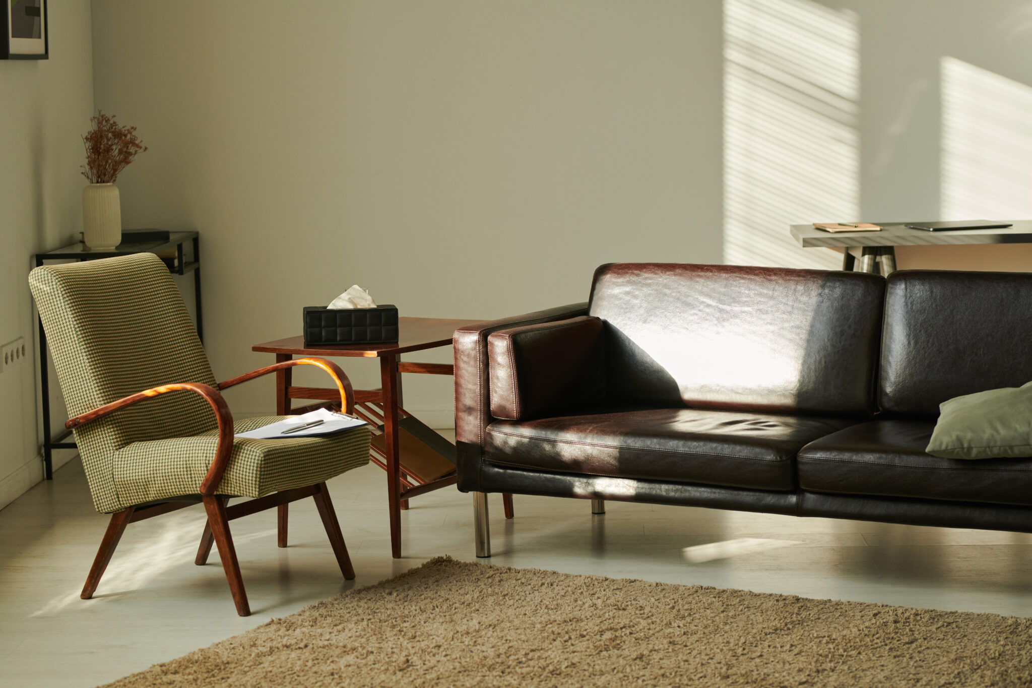 Errores comunes que dañan el mobiliario de oficina sin darte cuenta​