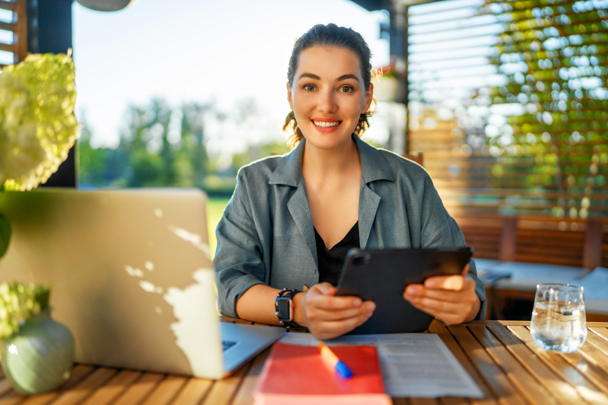 Mejorar la circulación en las piernas cuando trabajas sentado